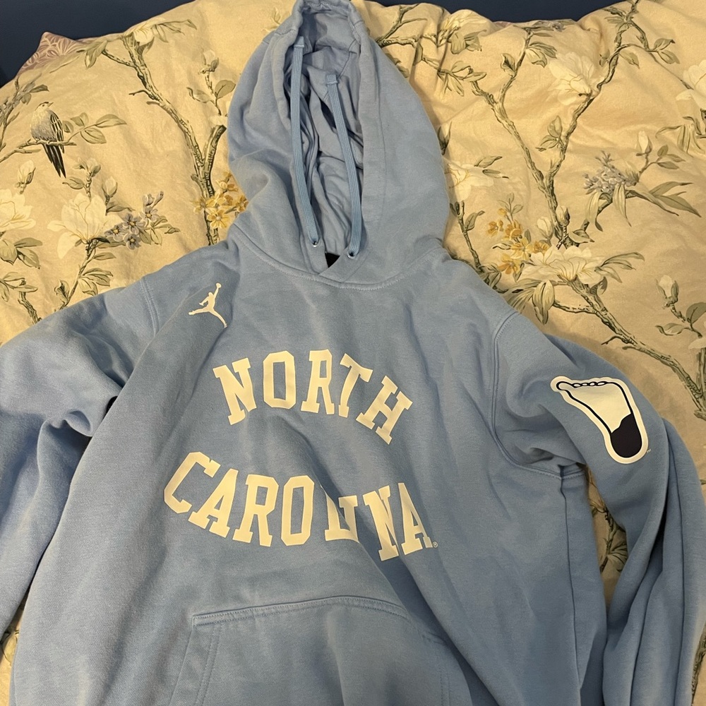 Jordan UNC Hoodie - L